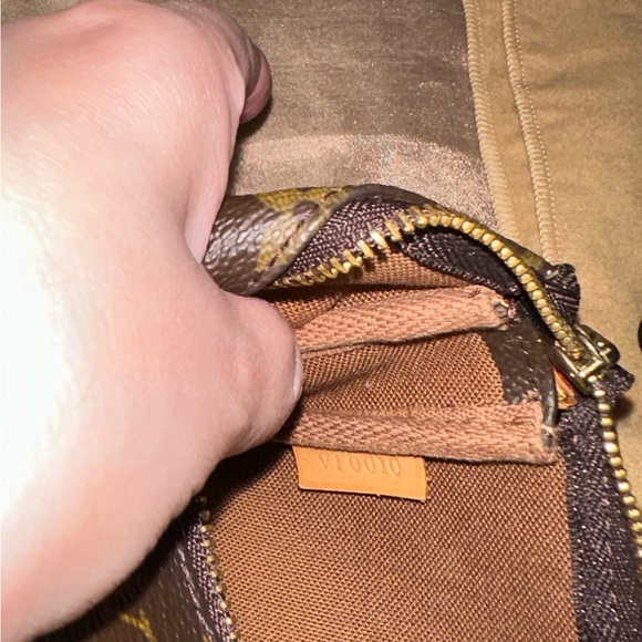 ❌SOLD❌Louis Vuitton Pochette Accessories - Picture 13 of 14